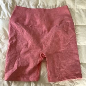 TLF Boost Seamless scrunch shorts. Size M. Tag cut. Coral Heather color